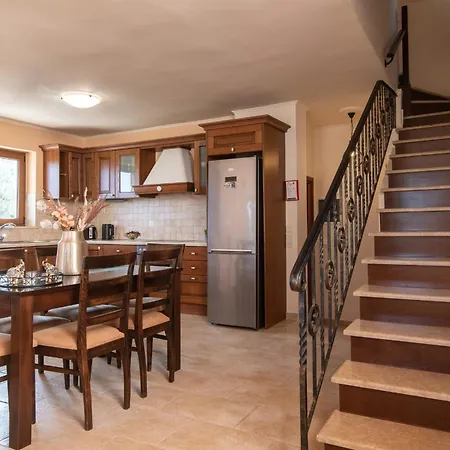 Villa Elegance - Andon & Yiota Argassi