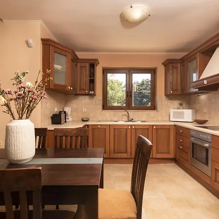 Villa Elegance - Andon & Yiota Argassi